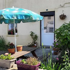 Chez Merlyn Locarn